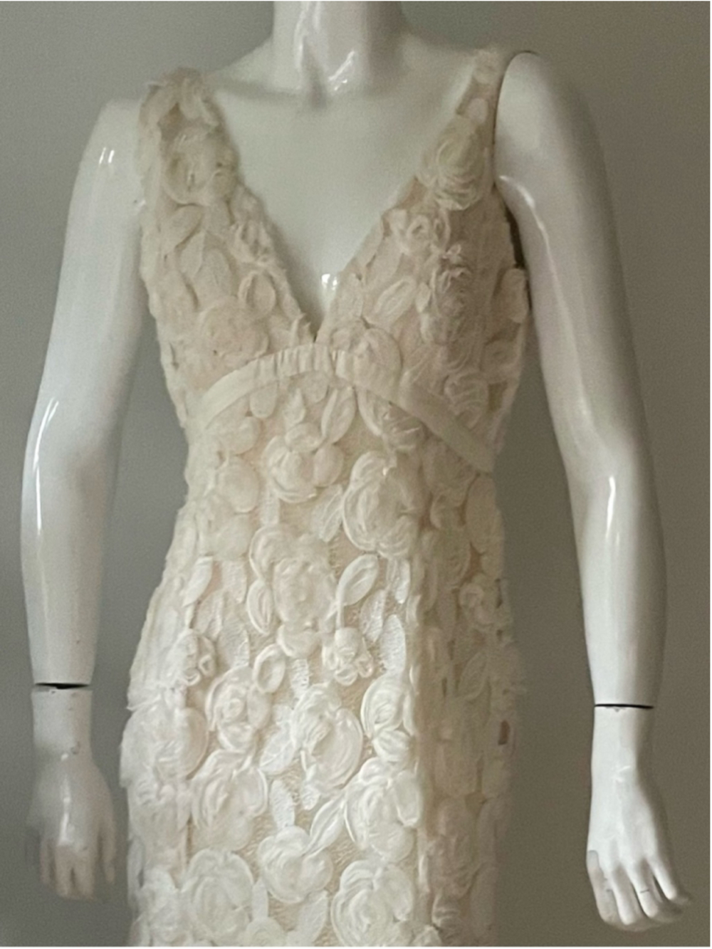 Sleeveless V-Neck Lace Midi Dress in Cream Cream 3D Floral - Picture 5 of 11